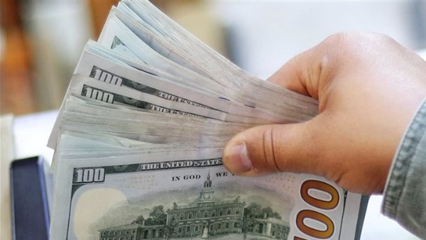 هتقبض بالدولار.. 5 دول تفتح أبوابها للهجرة وتأشيرات العمل في 2026